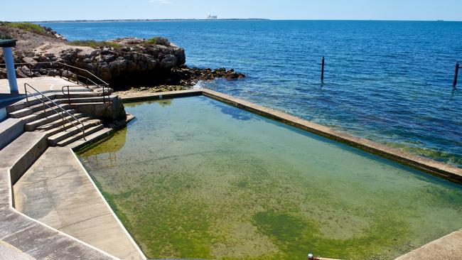 The Edithburgh tidal pool at low tide.