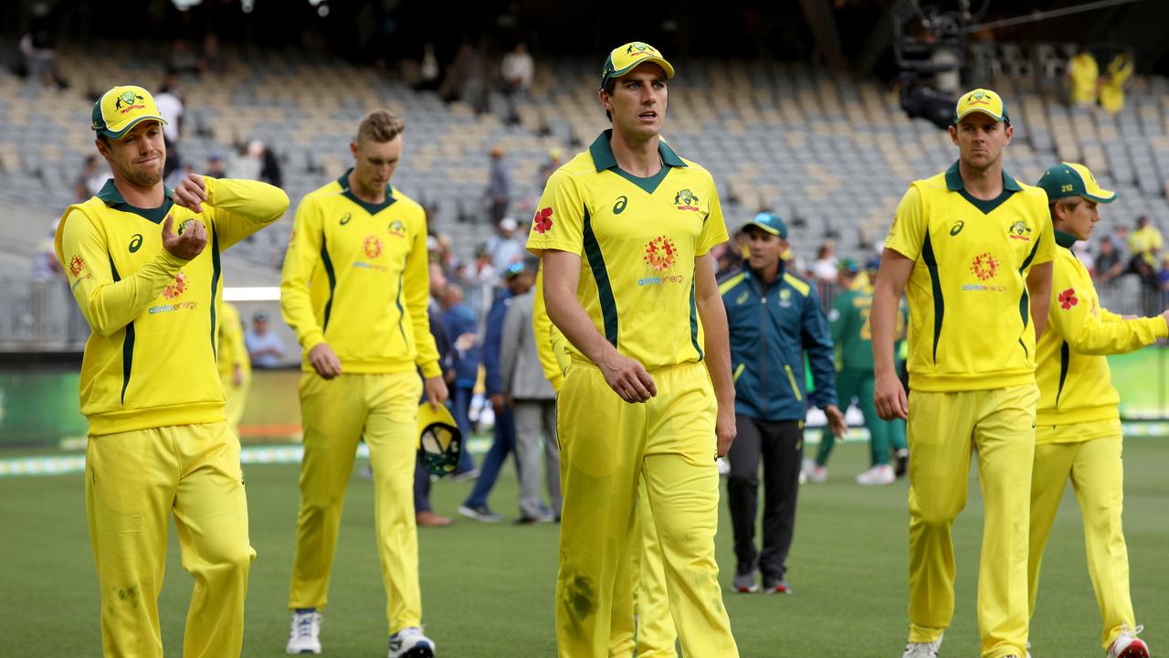 Australian players after the heavy ODI defeat to South Africa in Perth.