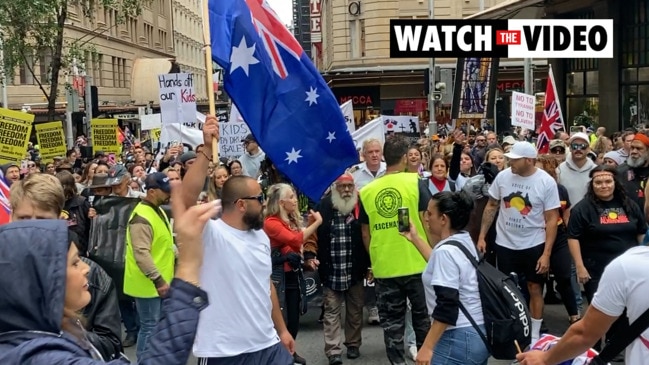 Thousands protest vaccine mandates in Sydney