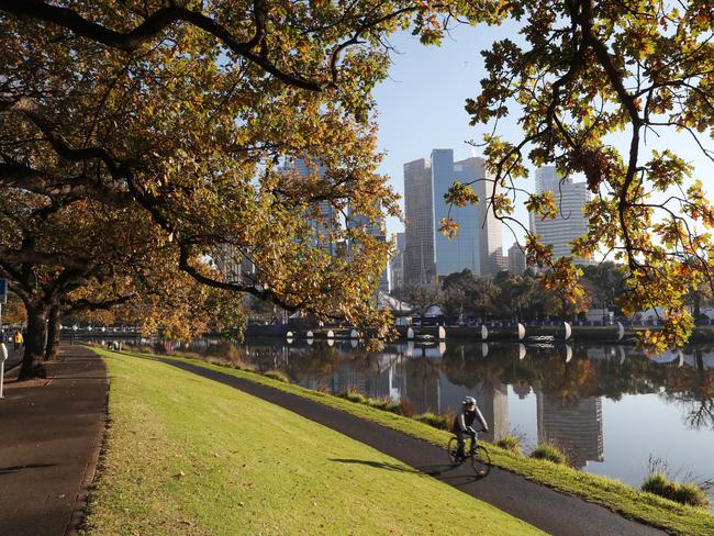 Despite the early chill, Melbourne is set for an ‘unusually warm’ winter. Picture: David Crosling