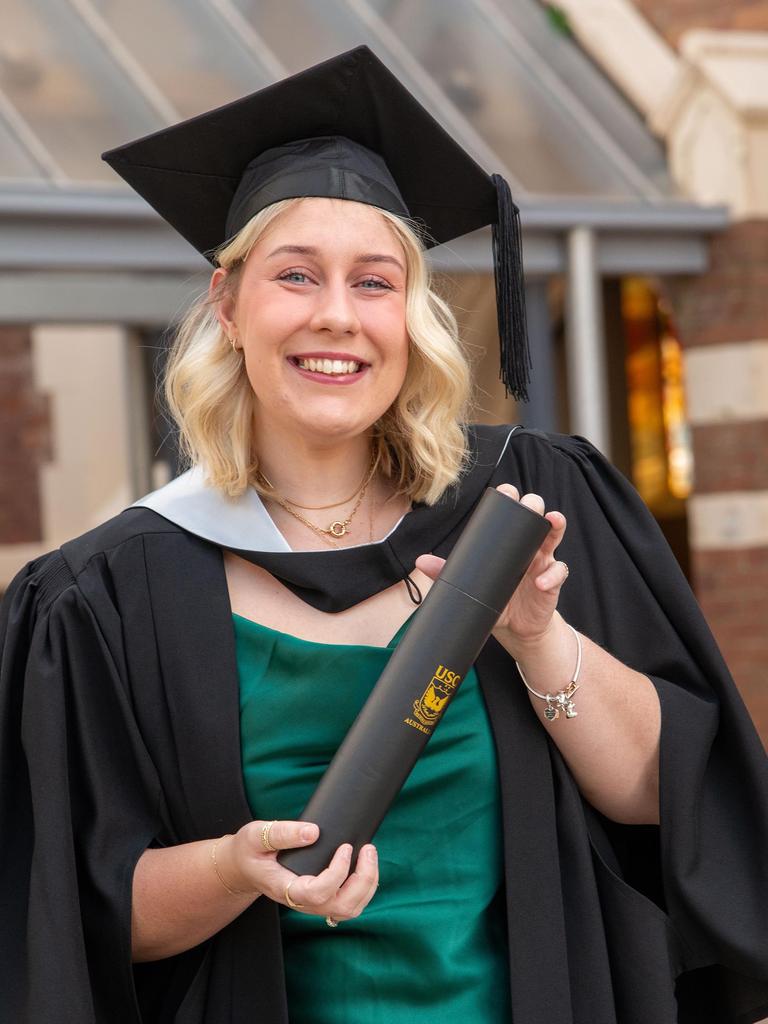 Jessica Shaw graduates with a Bachelor of Business &amp; Commerce. UniSQ graduation ceremony at Empire Theatre. Wednesday, June 28, 2023