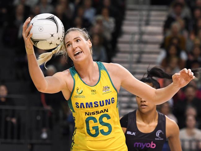 Caitlin Bassett of Australia in action during the netball Constellation Cup between the New Zealand Silver Ferns and Australian Diamonds, Horncastle Arena, Christchurch, New Zealand, October 8, 2017. (AAP Image/SNPA, Adam Binns) NO ARCHIVING, EDITORIAL USE ONLY