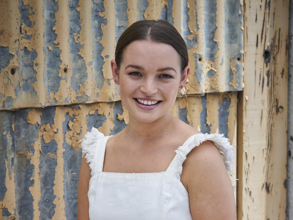 Home and Away actor Courtney Miller on body image issues | Daily Telegraph