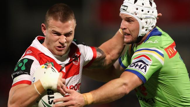 Euan Aitken scored the winning try for the Dragons.