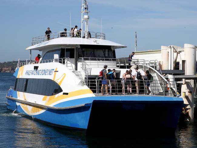 The Manly Fast ferry pictured at Manly wharf, Manly, Sydney, January 5, 2018. (AAP IMAGE / Damian Shaw)