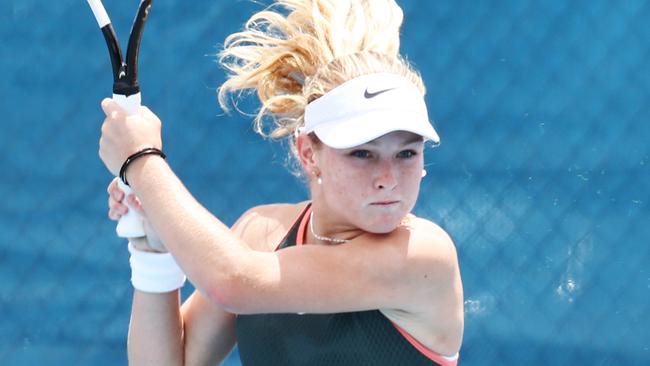 Emerson Jones competes in her International Tennis Federation (ITF) Cairns Tennis International quarter final match at the Cairns International Tennis Centre. Picture: Brendan Radke