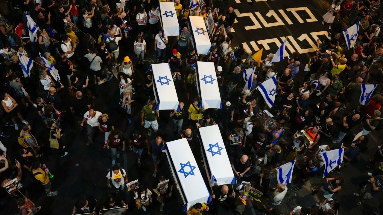 Israel anti-government rally: Protesters demand deal to secure release of captives