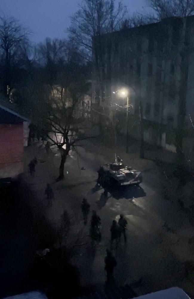 A military tank on a street of Kherson. Image: Reuters