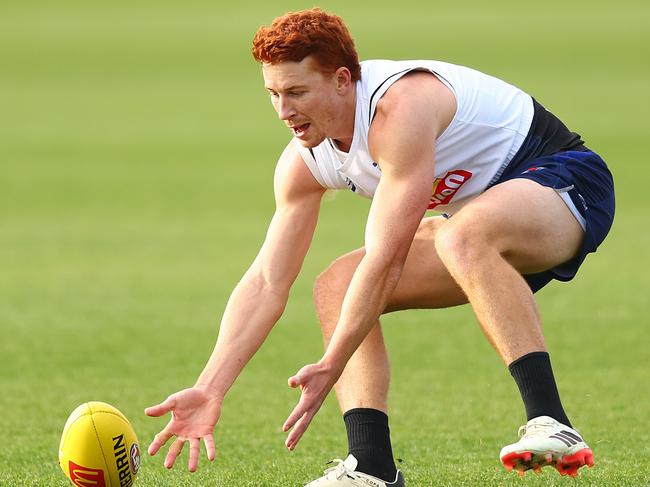 MELBOURNE, AUSTRALIA - JUNE 05: Ed Richards of the Bulldogs in action during a Western Bulldogs AFL training session at Whitten Oval on June 05, 2024 in Melbourne, Australia. (Photo by Graham Denholm/Getty Images)