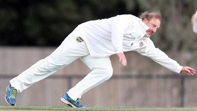 Ablett Snr dives to catch the ball. Picture: Alex Coppel