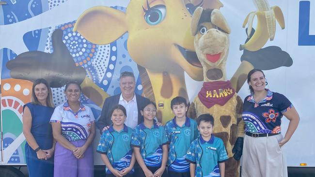 Life Education educator Cissy Johns works with Gray Primary School students using the new Healthy Harold resources, developed to be culturally safe for Aboriginal students.