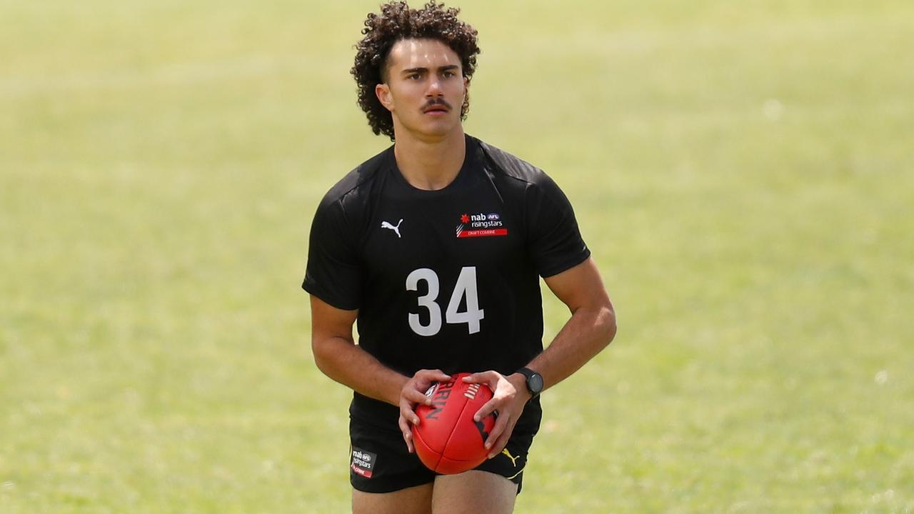 MELBOURNE, AUSTRALIA - NOVEMBER 15: Youseph Dib of Vic Metro in action during the 2021 NAB AFL Draft Victoria Training Day at Trevor Barker Oval on November 15, 2021 in Melbourne, Australia. (Photo by Michael Willson/AFL Photos via Getty Images)