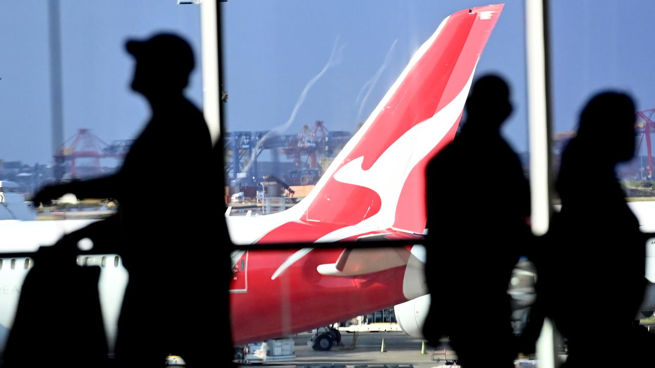 In the coming weeks, Qantas will carry vegetarian meals on all domestic flights under 3.5 hours – and not just some. Picture: NCA NewsWire / Jeremy Piper