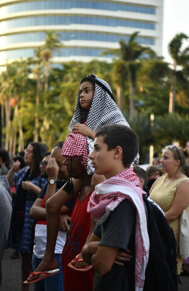 Hundreds of Territorians attended a protest outside of NT parliament on Friday October 27 calling for a ceasefire in the Gaza conflict.