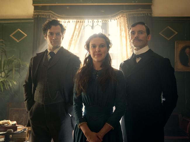 Enola Holmes-MILLIE BOBBY BROWN, Mycroft Holmes-SAM CLAFLIN, Sherlock Holmes-HENRY CAVILL