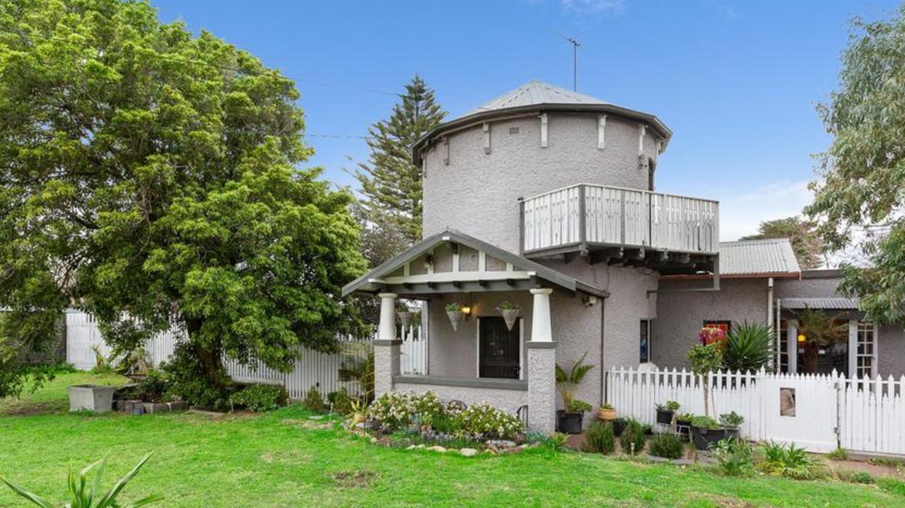 Frankston house built around historic silo sold at auction | The Weekly ...