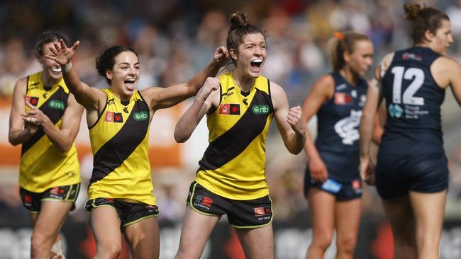 Stella Reid celebrates a big final-quarter goal. Picture: Daniel Pockett/Getty Images