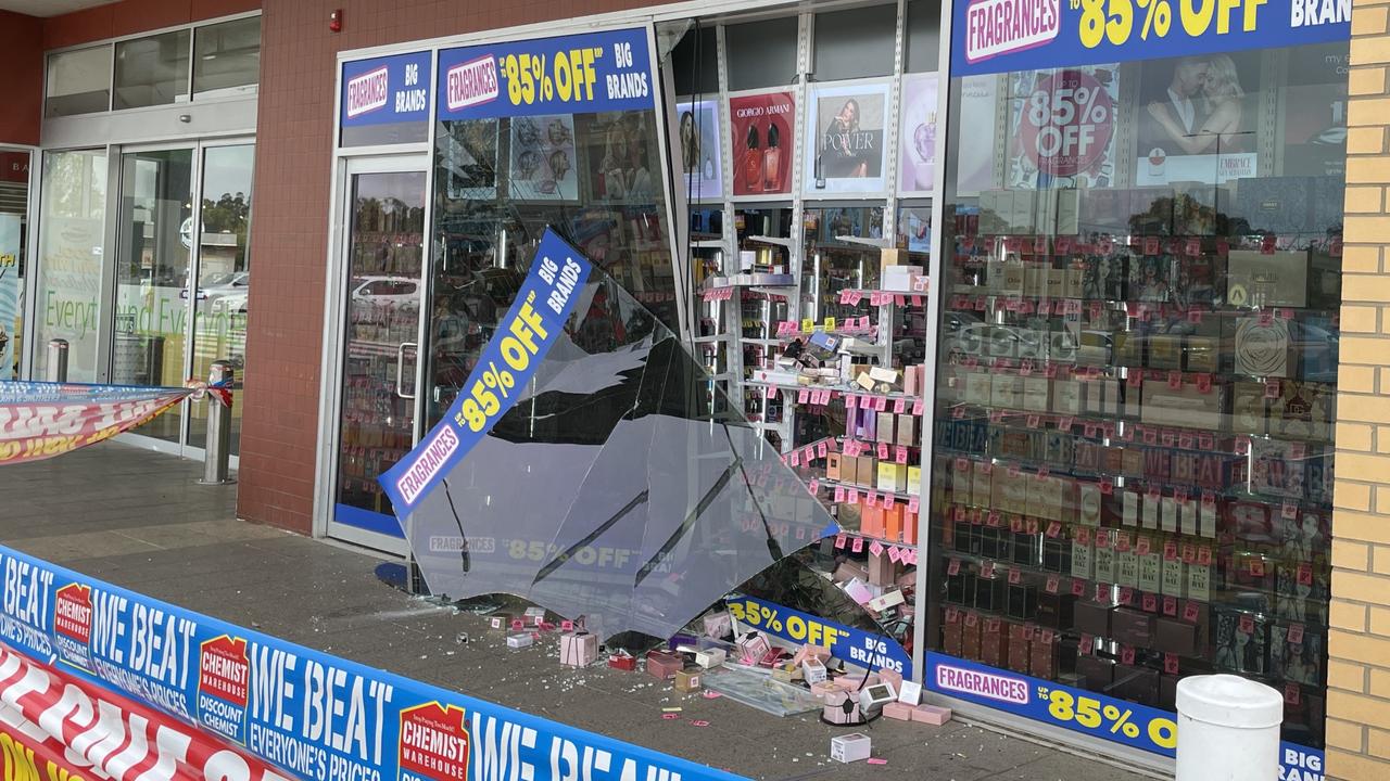 Perfume thieves smash through Bendigo Chemist Warehouse