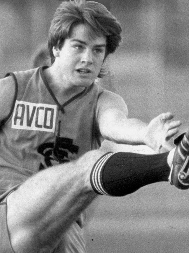 Peter Motley playing for Sturt in 1987.