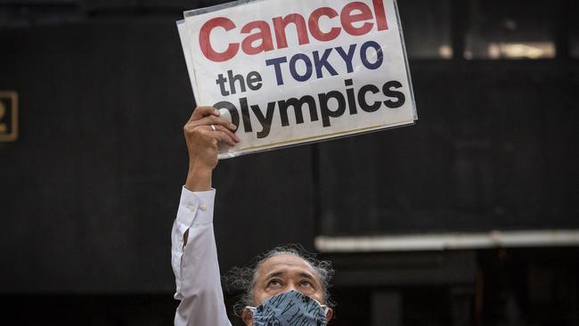 Opinion polls show that most Japanese oppose the holding of the Olympics.