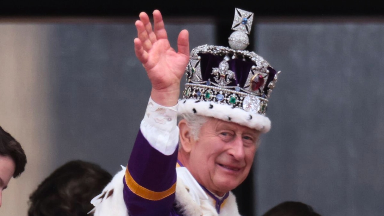 A doctor reveals why King Charles III has swollen hands and fingers ...