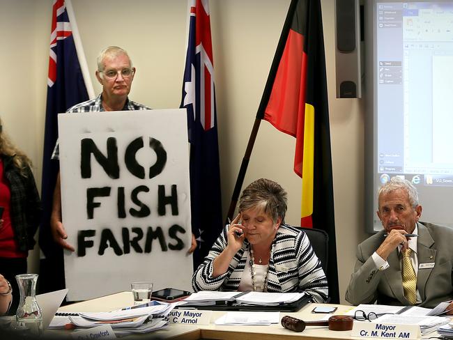 Glamorgan Spring Bay council meeting. Kevin Pregnell with his sign at the meeting. Picture: SAM ROSEWARNE.