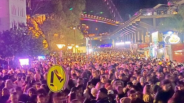 Vivid Sydney attendees have taken to social media to express concerns about crowd control at the event. Picture: X @anth0888.