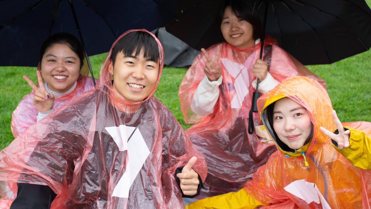 Gallery: Adelaide’s 2023 Carols By Candlelight Keep Singing In The Rain ...