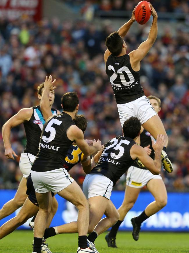 Chad Wingard marks in the dying moments of Showdown 35. Picture: Sarah Reed.