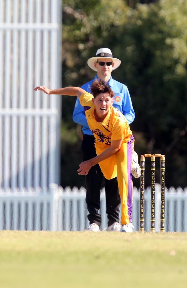 Connor Brown bowls for Palm Beach. Picture: Richard Gosling.