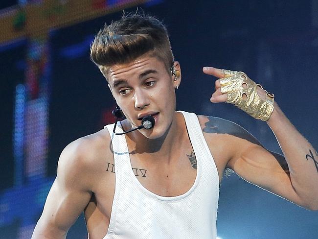 ‘he Was Naive But Not A Racist Usher Defends Justin Bieber In