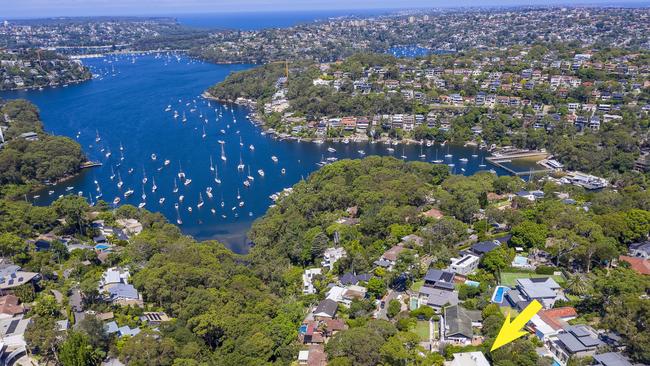 Sydney Harbour meets bushland in Castlecrag.