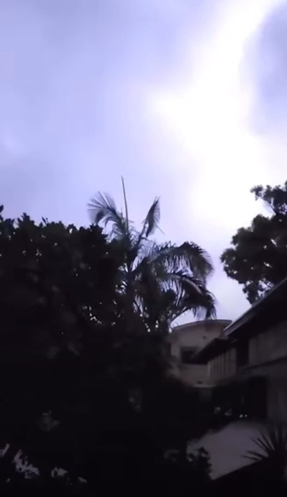 Fierce lightning storm strikes Sunshine Coast