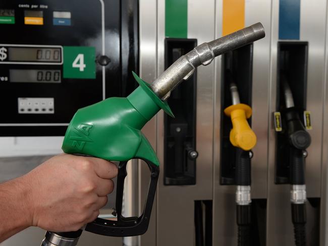 Oil companies stop local service stations from offering competitive fuel prices says a Grafton operator with 35 years industry experience.