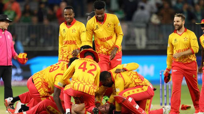 Zimbabwe's players celebrate their victory over Pakistan.