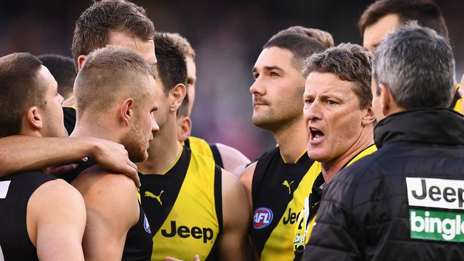Damien Hardwick talks to his players. (Photo by Quinn Rooney/Getty Images)