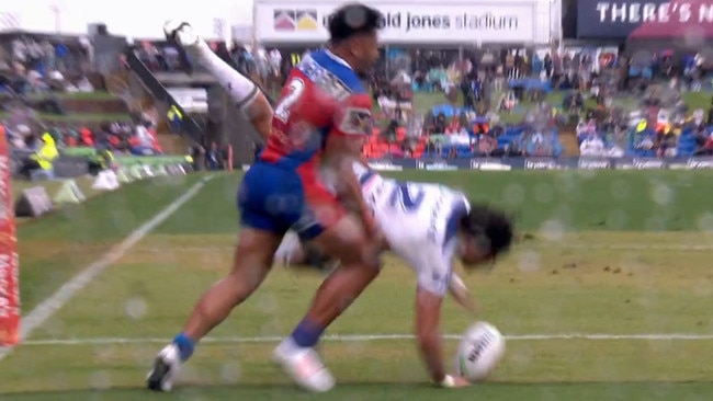 Watene-Zelezniak's feet still hadn't come to ground. Photo: Fox Sports