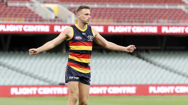 Brodie Smith doing a test for the Crows’ medical staff at three-quarter-time against Sydney. Picture: Sarah Reed