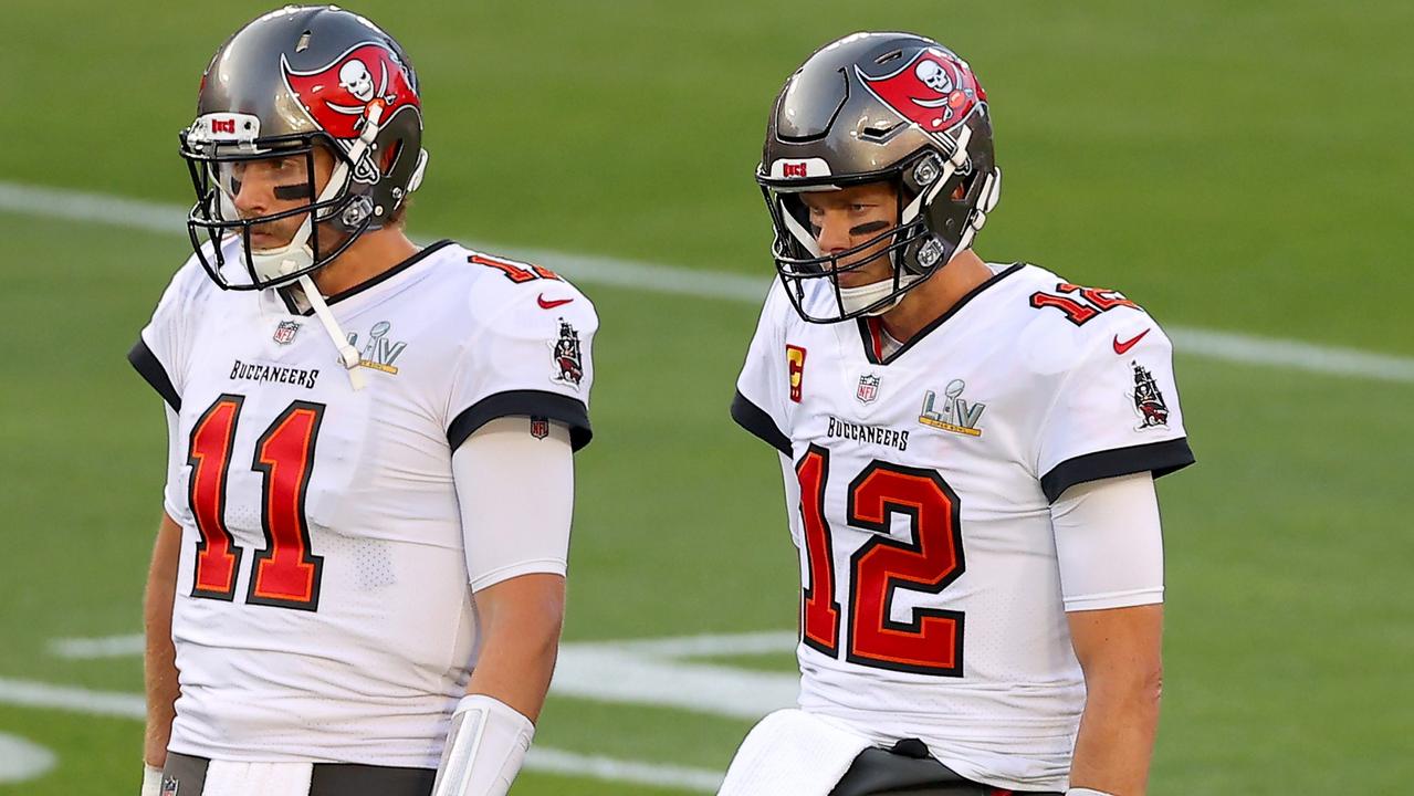 Tampa Bay Buccaneers quarterback Blaine Gabbert (11) talks with