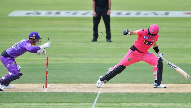 Ben McDermott stumps Sean Abbott. Picture: AAP/David Mariuz