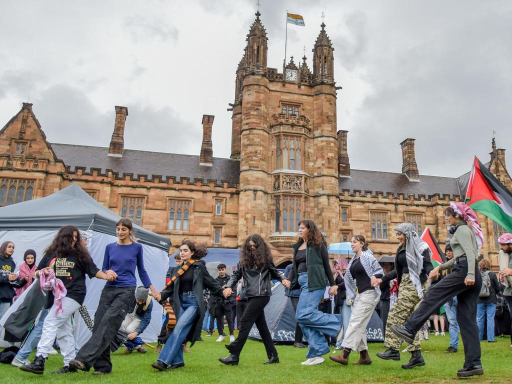 Unis call for ruling on chant meaning