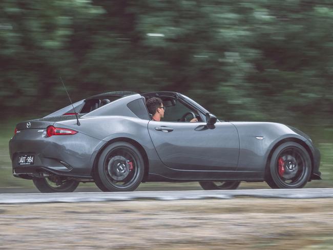 Red Brembro brake callipers visually highlight the Mazda MX-5 RF Limited Edition.