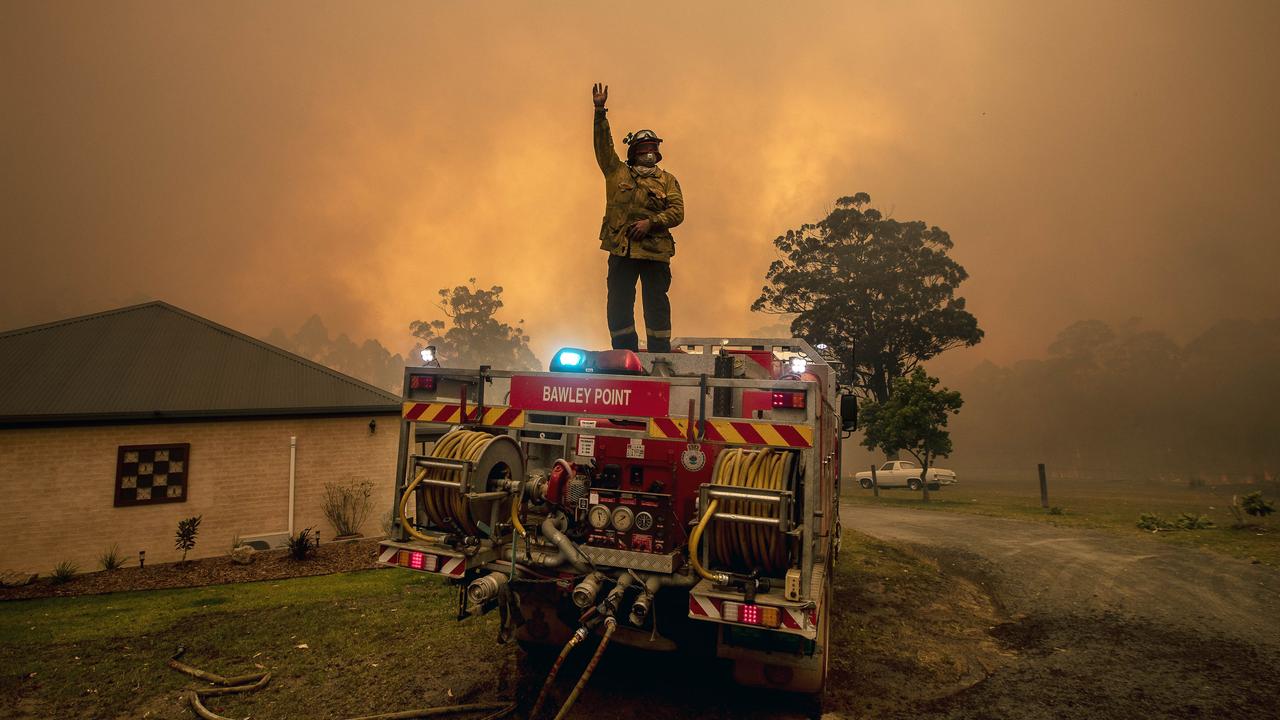 NSW Bushfires: Homes Destroyed And Three Firefighters Injured | Daily ...