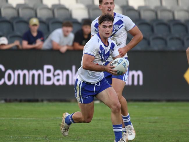 Mitchell Rogers spots a opening. Picture: Warren Gannon Photography.