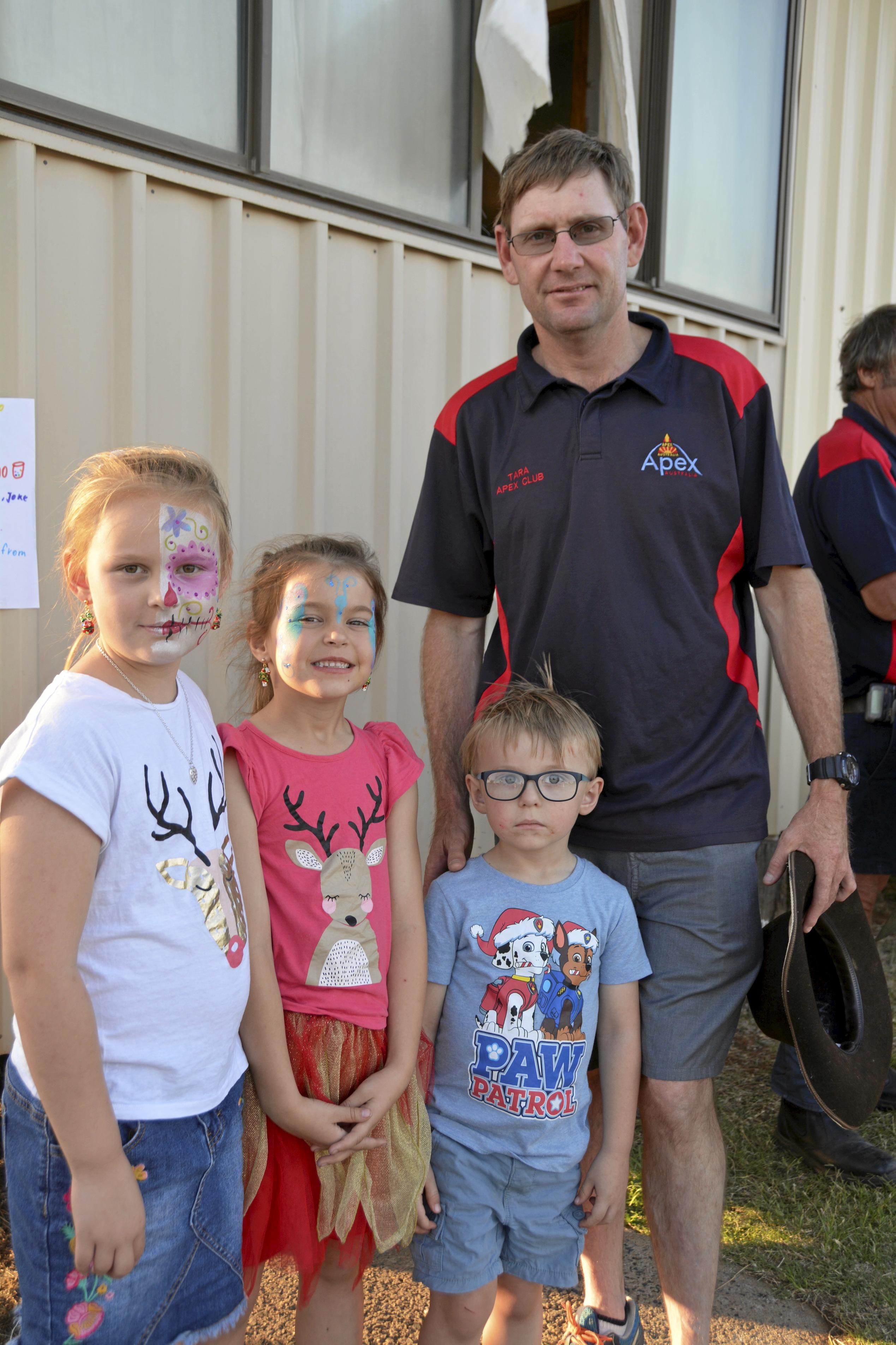 Emily, Sophia, Lachlan and dad Michael Iverson at the Tara Christmas Carnival 081218 (2). Picture: Eloise Quinlivan