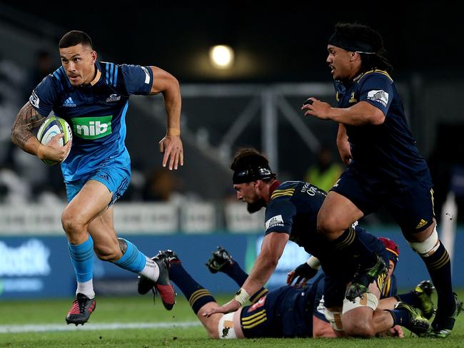 Sonny Bill Williams makes a break against the Highlanders.