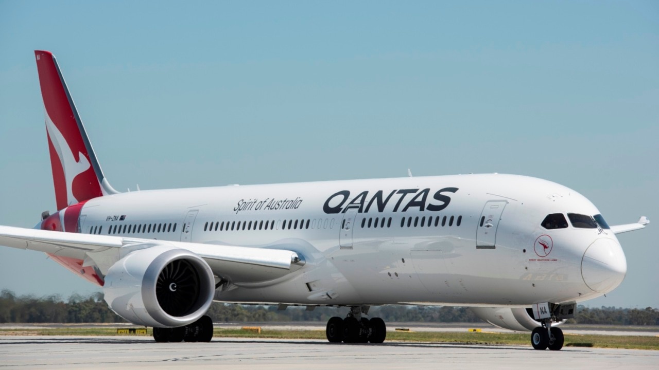 Qantas announces new flight rewards program for frequent flyers