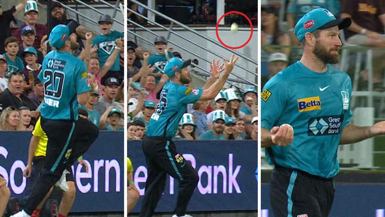 ‘Most stupid rule in any sport, ever’: Cricket world floored by controversial aerial wicket