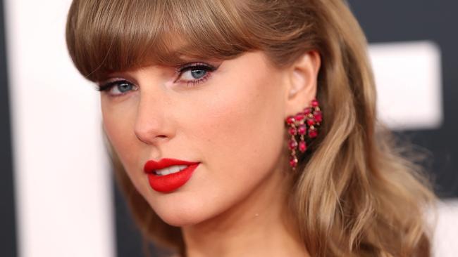 LOS ANGELES, CALIFORNIA - FEBRUARY 02: Taylor Swift attends the 67th Annual GRAMMY Awards on February 02, 2025 in Los Angeles, California.  (Photo by Matt Winkelmeyer/Getty Images for The Recording Academy)