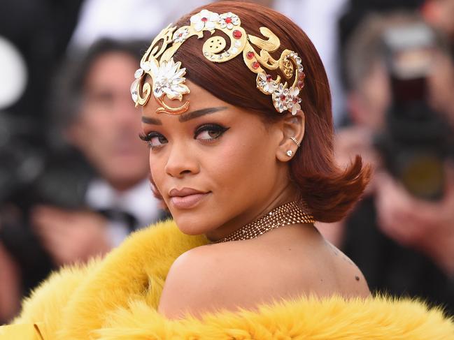 NEW YORK, NY - MAY 04: Rihanna attends the "China: Through The Looking Glass" Costume Institute Benefit Gala at the Metropolitan Museum of Art on May 4, 2015 in New York City. (Photo by Mike Coppola/Getty Images)